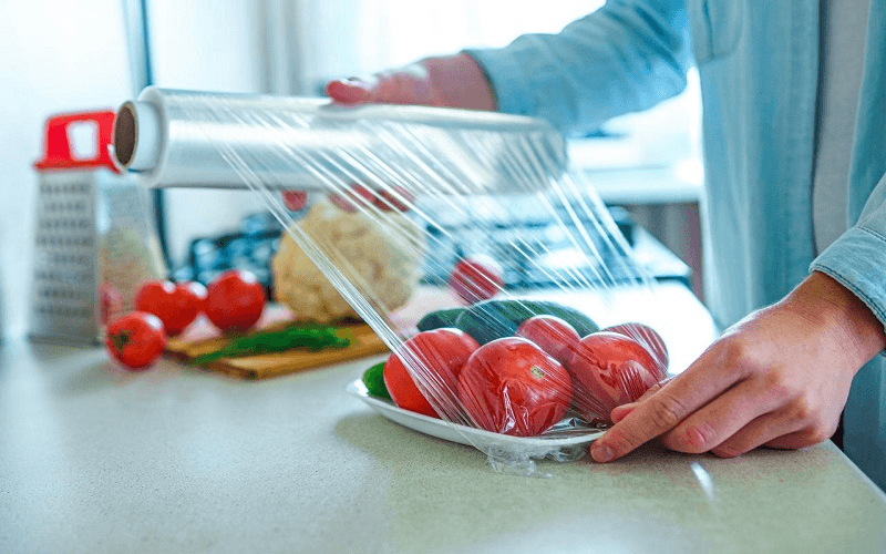 Màng bọc thực phẩm đa chất liệu PE và PVC tiện dụng 16 Tham khảo chi phí màng bọc thực phẩm