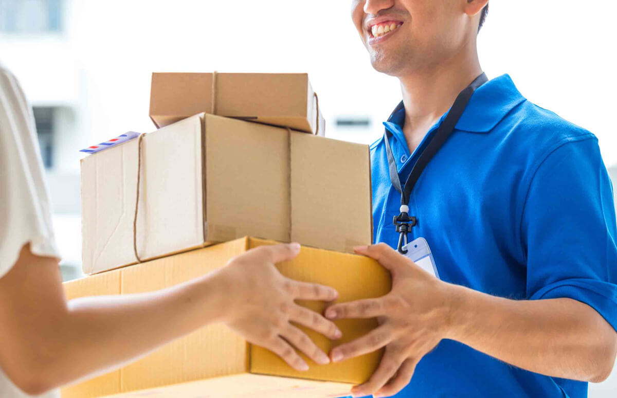 Quy trình in ấn chuyên nghiệp giúp tối ưu hóa chất lượng sản phẩm 6 Giao hàng cho khách