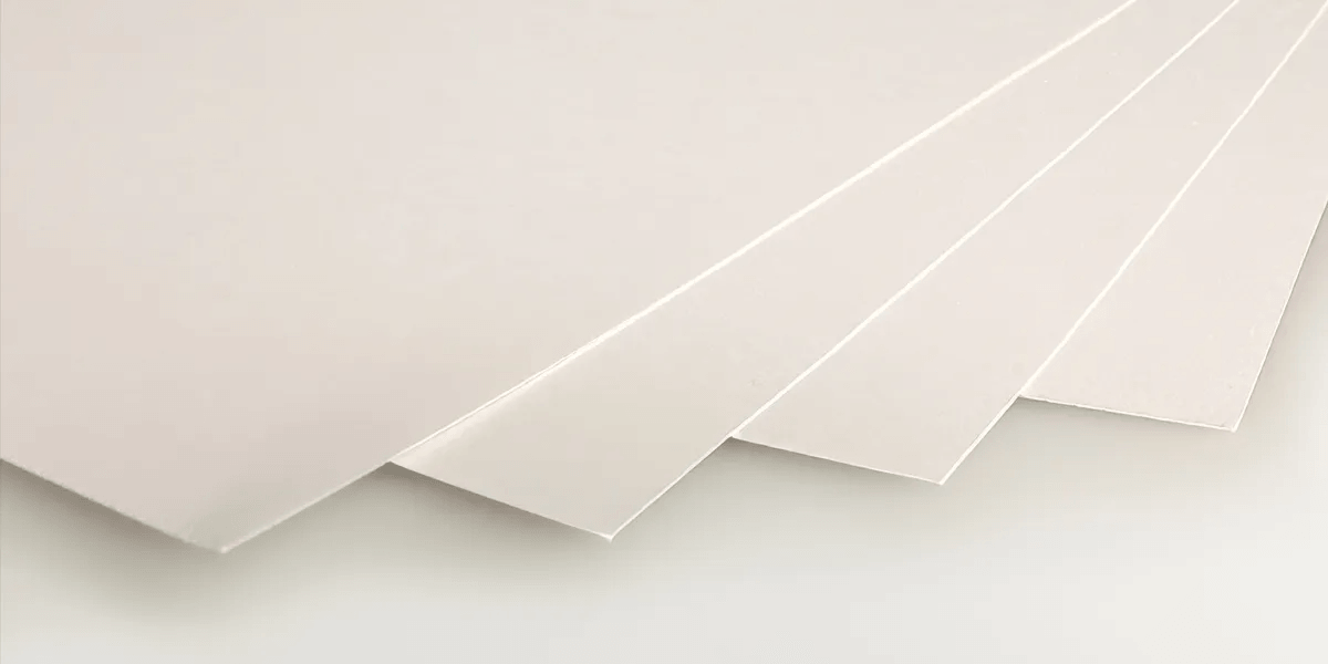 Giấy bristol 300 và những đặc điểm cần biết khi sử dụng 2 Những đặc tính nổi bật của giấy Bristol