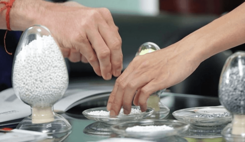 Phụ gia nhựa là gì và 8 loại phụ gia phổ biến nhất hiện nay 3 Tầm quan trọng của phụ gia nhựa đối với sản xuất 1