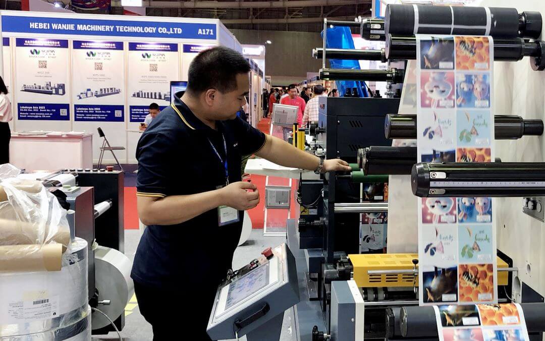 Lịch sử ngành in từ những dấu ấn sơ khai đến kỷ nguyên số hiện đại 4 Ý nghĩa cốt lõi của ngành in ấn đối với sự phát triển xã hội
