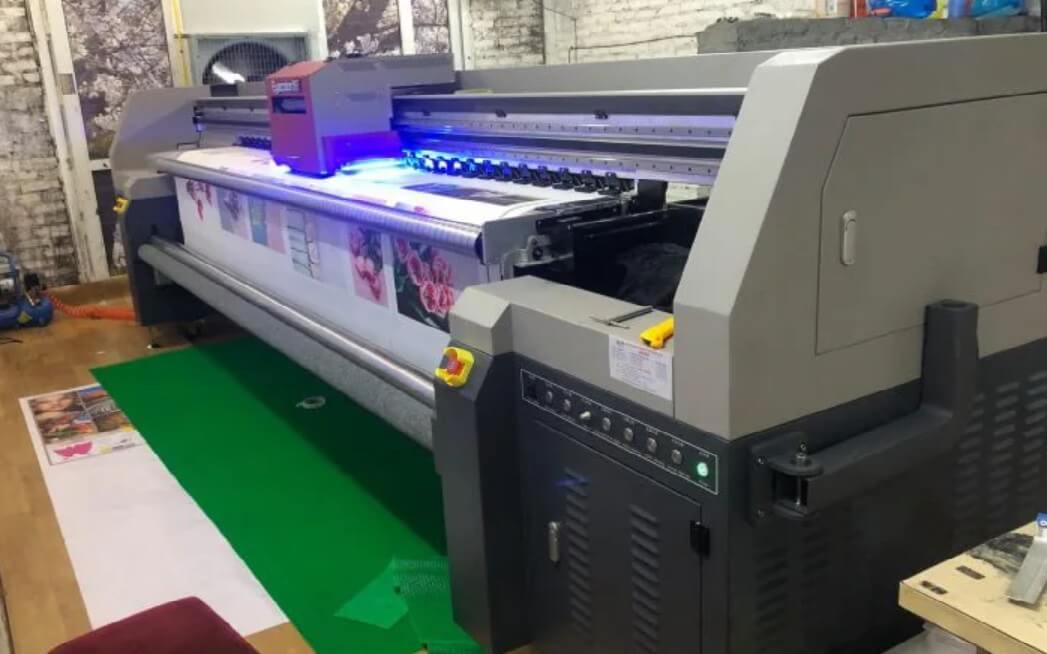 In UV là gì và những điều cần biết về công nghệ in hiện đại này 4 Các loại máy in UV phổ biến