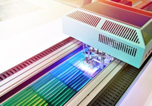 Tìm hiểu chi tiết mực in UV là gì?